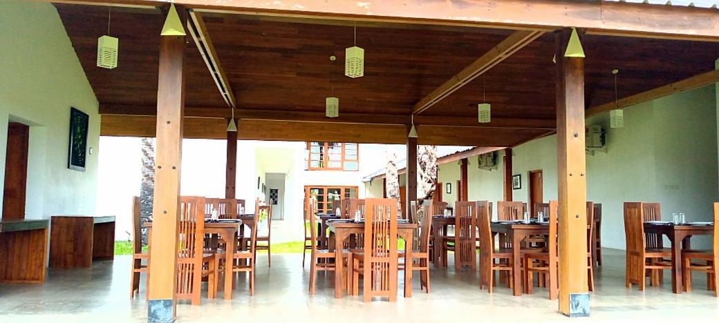 Kayjay Palms Hotel Passikudah Exterior photo