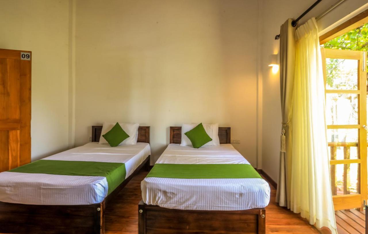 Kayjay Palms Hotel Passikudah Exterior photo