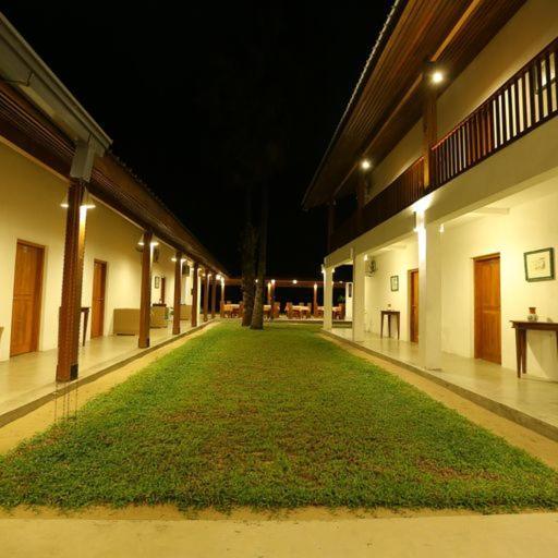 Kayjay Palms Hotel Passikudah Exterior photo